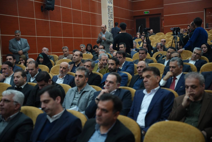 از بحران انرژی و بروکراسی معادن تا توقف واردات ماشینآلات در برابر وزیر صمت